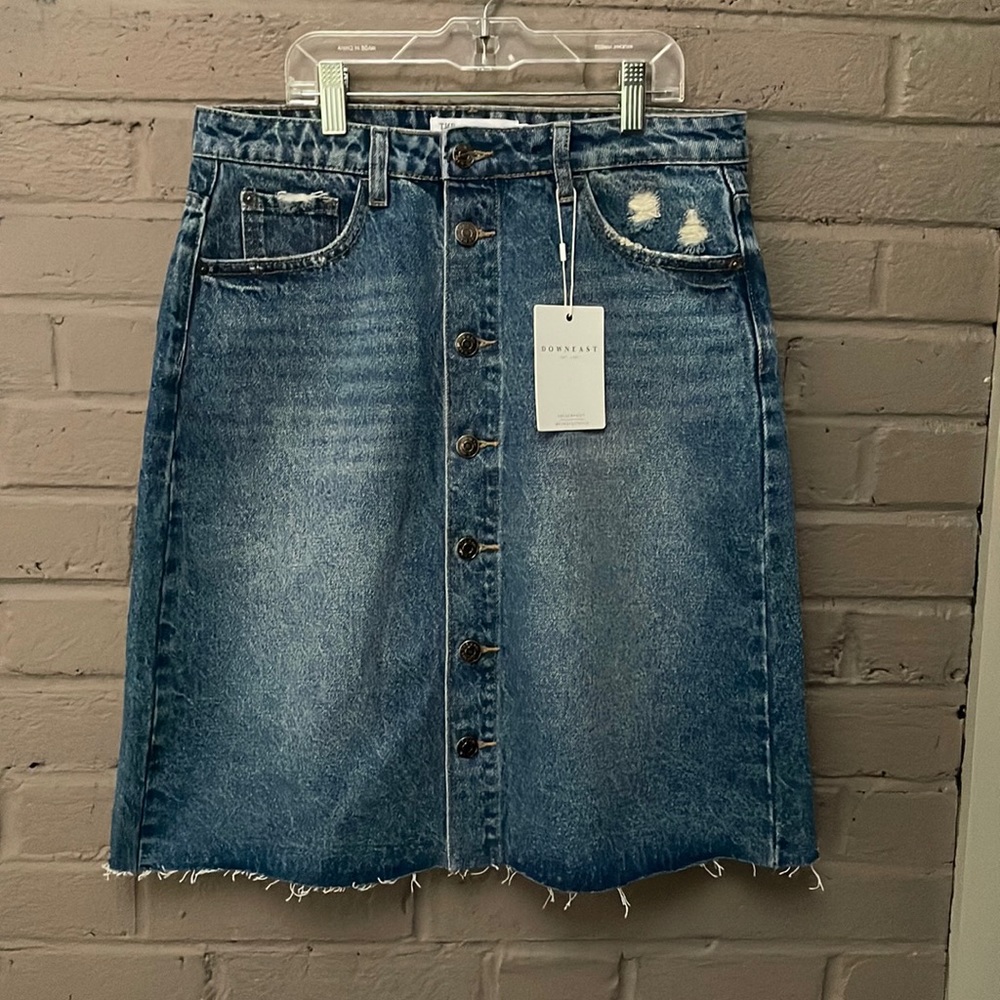 DownEast NWT button panel denim skirt M